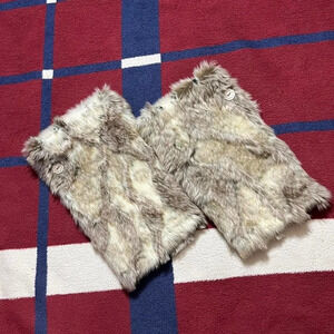 Huggrz REVERSIBLE faux fur leg warmers